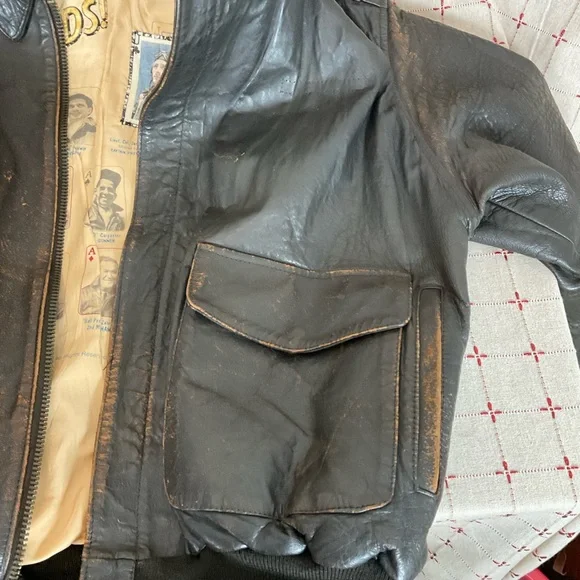 Vintage Avirex Jack Of All Raids Sack Time Nose Art A2 XL Leather Bomber Jacket - Picture 16 of 16